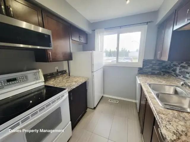Townhouse for rent in Wedgewood, Alberta