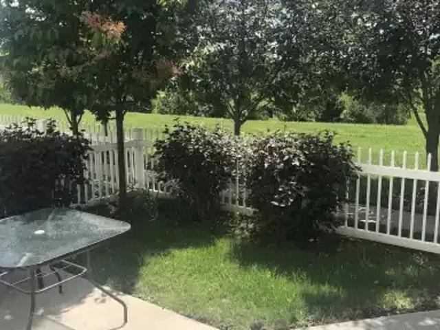 Townhouse for rent in Wedgewood, Alberta