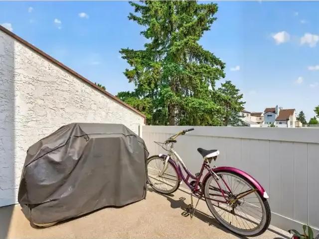 Townhouse for rent in Wedgewood, Alberta