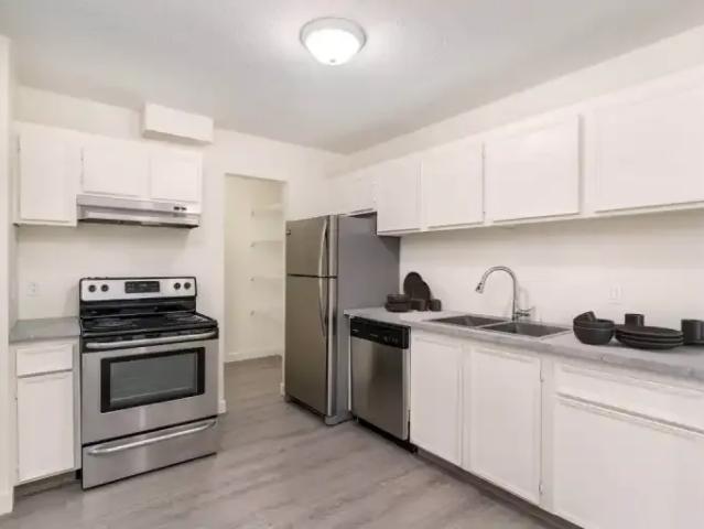 Townhouse for rent in Wedgewood, Alberta