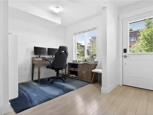 Townhouse for rent in Walnut Grove, British Columbia