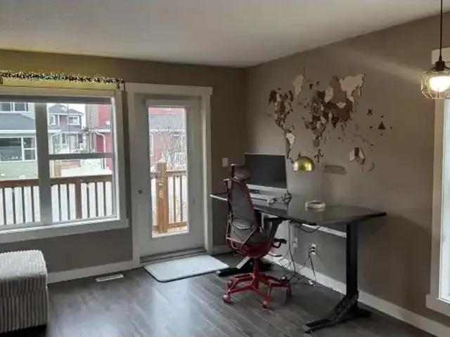Townhouse for rent in Rolly View, Alberta