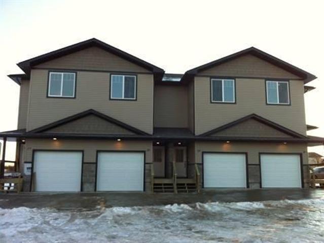 Townhouse for rent in Legal, Alberta