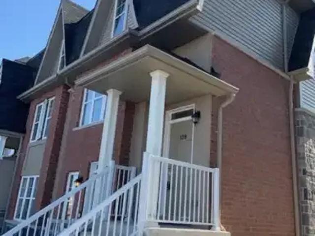 Townhouse for rent in Milton, Ontario
