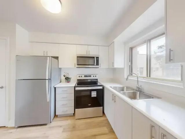 Townhouse for rent in Toronto, North York