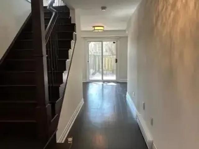Townhouse for rent in Oakville, Ontario