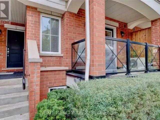 Townhouse for rent in Oakville, Ontario