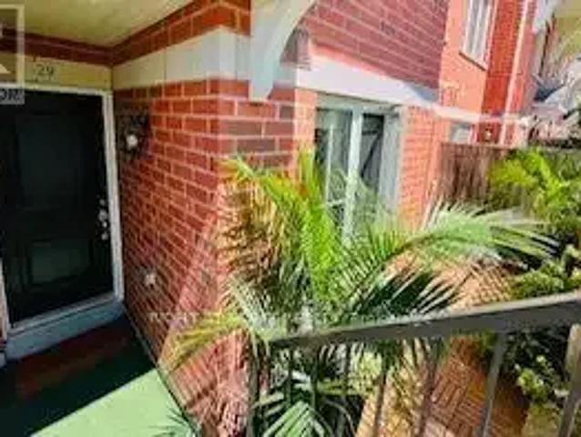 Townhouse for rent in Oakville, Ontario