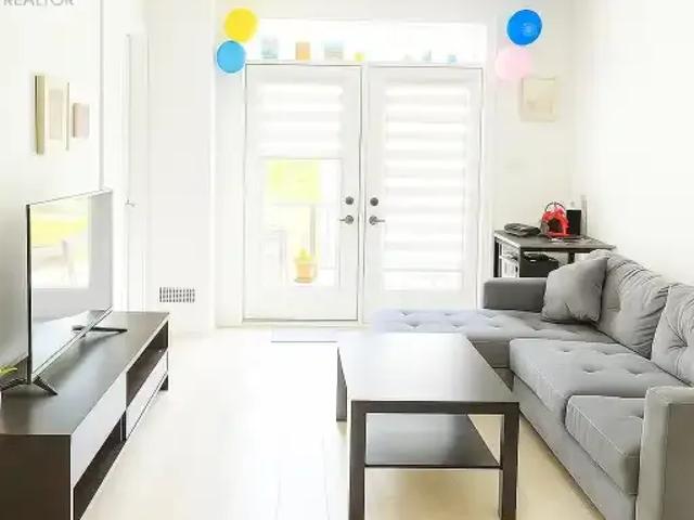 Townhouse for rent in Oakville, Ontario