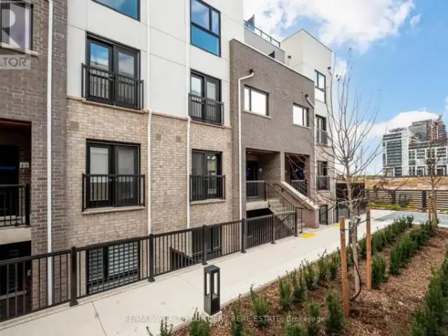 Townhouse for rent in Oakville, Ontario