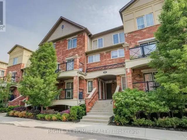 Townhouse for rent in Oakville, Ontario