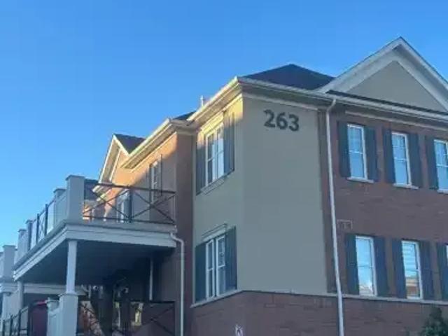 Townhouse for rent in Oakville, Ontario