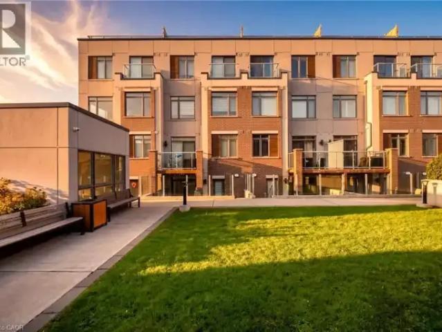 Townhouse for rent in Oakville, Golden Horseshoe