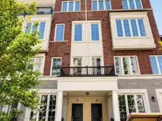 Townhouse for rent in Oakville, Golden Horseshoe