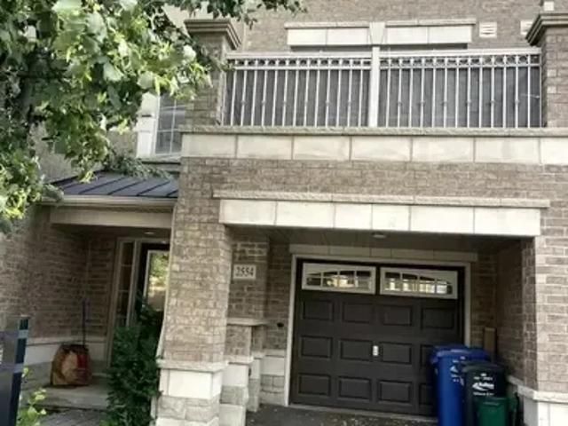 Townhouse for rent in Oakville