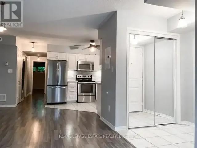 Townhouse for rent in Oakville