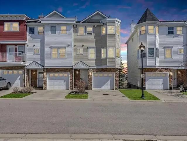 Townhouse for rent in Okotoks, Alberta