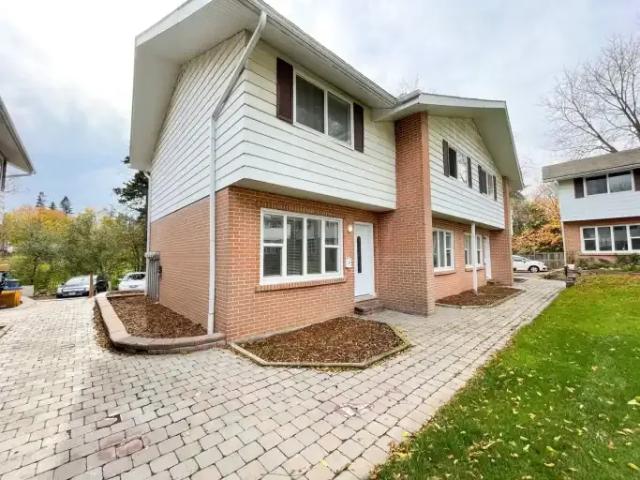 Townhouse for rent in Dufferin, Ontario