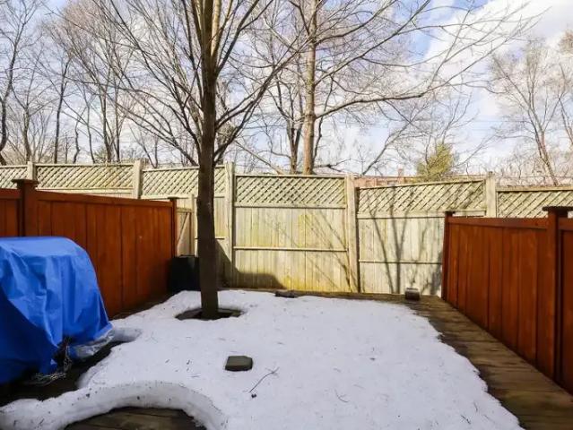 Townhouse for rent in Mulhurst Bay, Ontario