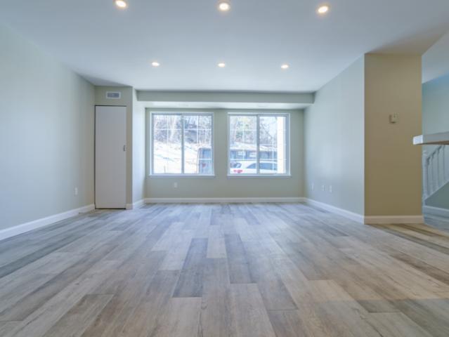 Townhouse for rent in Wanup, Ontario