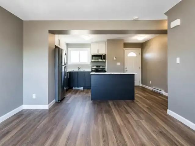 Townhouse for rent in Wanup, Ontario