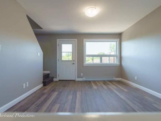 Townhouse for rent in Wanup, Ontario