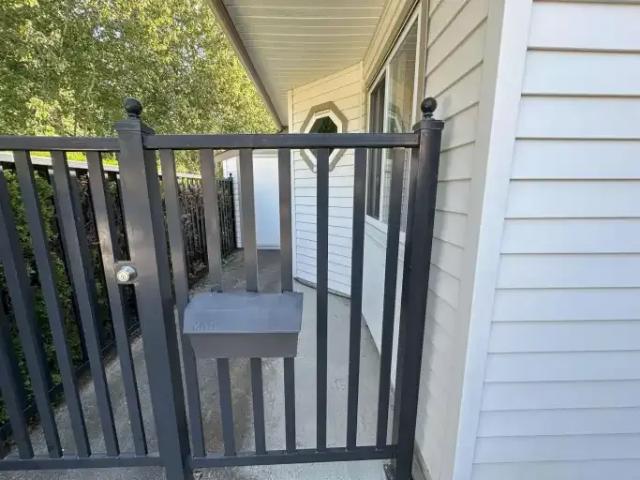Townhouse for rent in Surrey, British Columbia