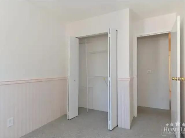 Townhouse for rent in Surrey, British Columbia