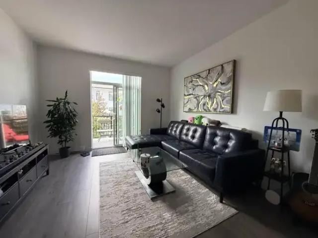 Townhouse for rent in Surrey, British Columbia
