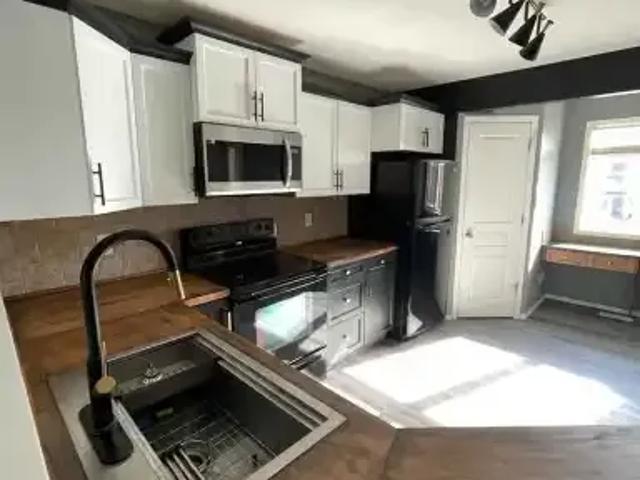 Townhouse for rent in Sylvan Lake, Alberta