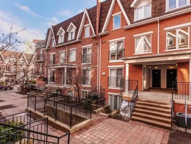 Townhouse for rent in Woburn, Ontario