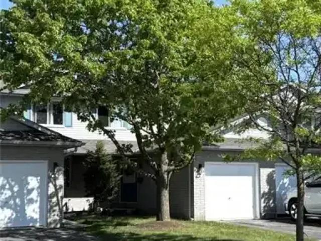 Townhouse for rent in Waterloo, Ontario