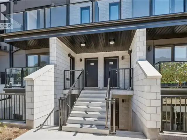 Townhouse for rent in Waterloo, Ontario