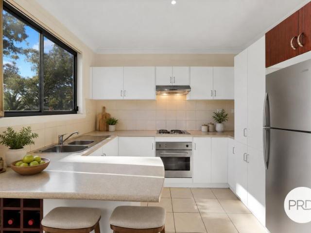 Villa for sale in Horsley, Wollongong City Council