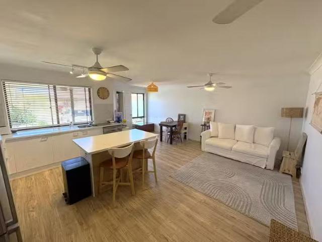 House for rent in Miami, Gold Coast City