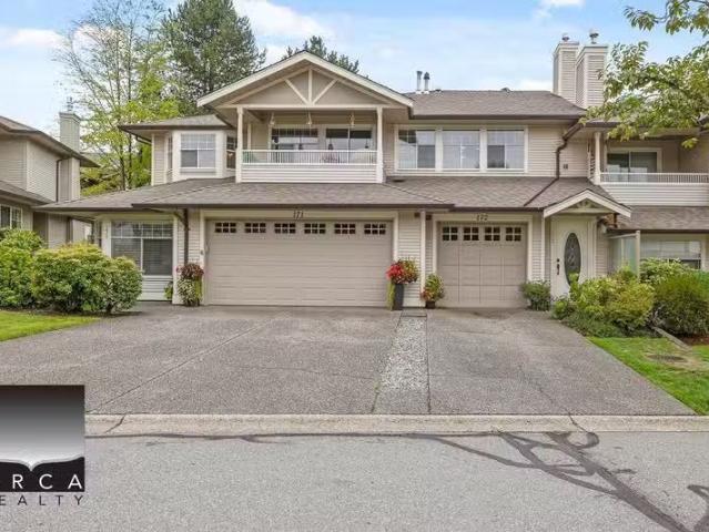 Condo for rent in Walnut Grove, British Columbia