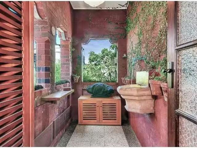 Apartment for rent in Six Ways, Sydney