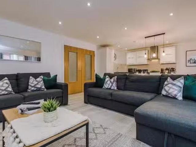 Apartment for rent in Chinatown, Calderstones