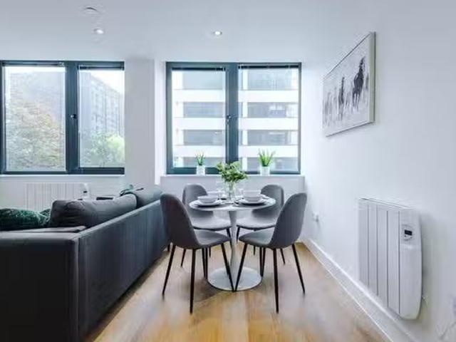 Apartment for rent in Gorse Hill, Trafford Park