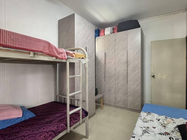 Room for rent in Serangoon