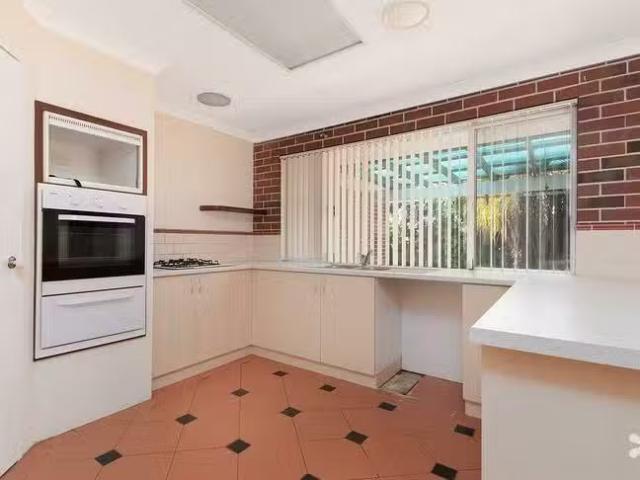 House for rent in Canning Vale, Western Australia