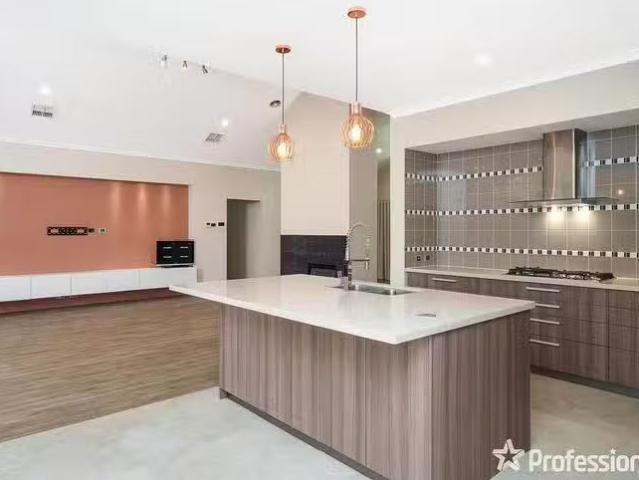 House for rent in Lesmurdie, Western Australia