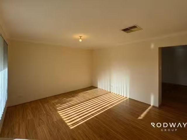 House for rent in Seville Grove, Western Australia