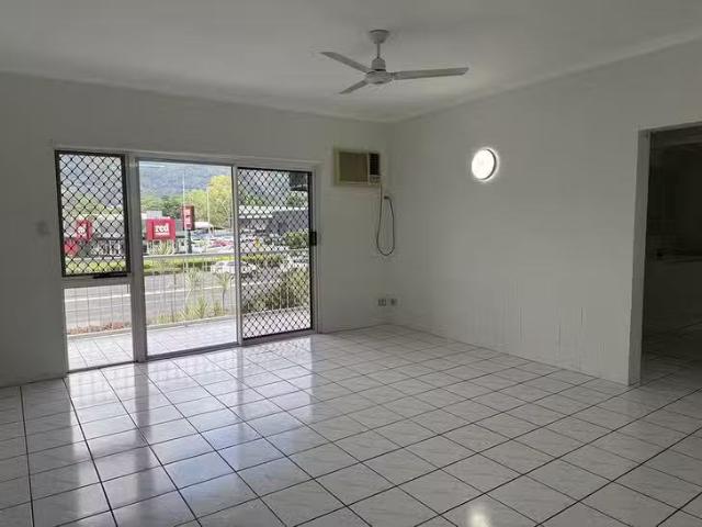 Apartment for rent in Manunda, Queensland