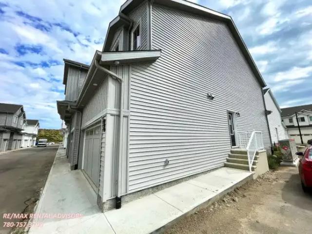 Townhouse for rent in Wedgewood, Alberta