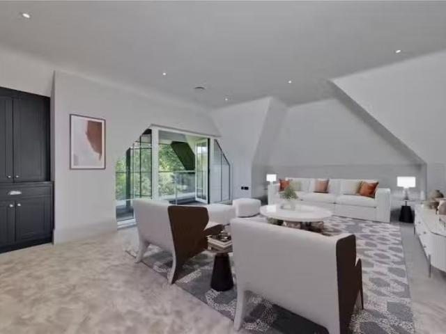 Apartment for rent in Blackhills, Surrey