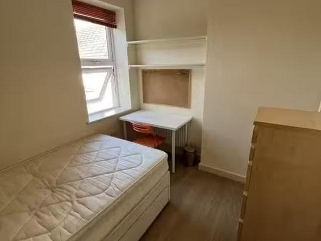 House for rent in The Colonies, Cardiff
