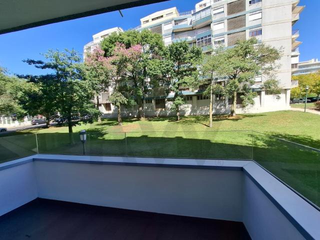Apartamento alugar em São Francisco Xavier, Lisboa