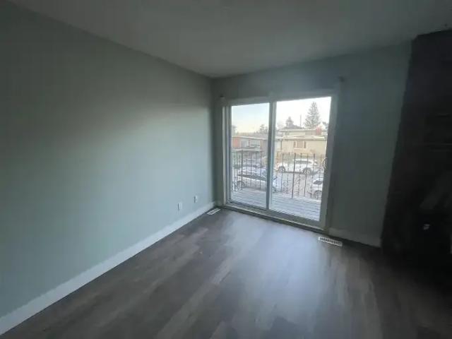 Apartment for rent in Rosscarrock, Calgary