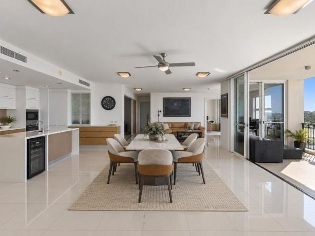 Apartment for sale in Carrara, Gold Coast City
